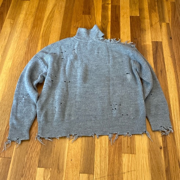 Lovers + Friends Women’s Gray Distressed Sweater Size S